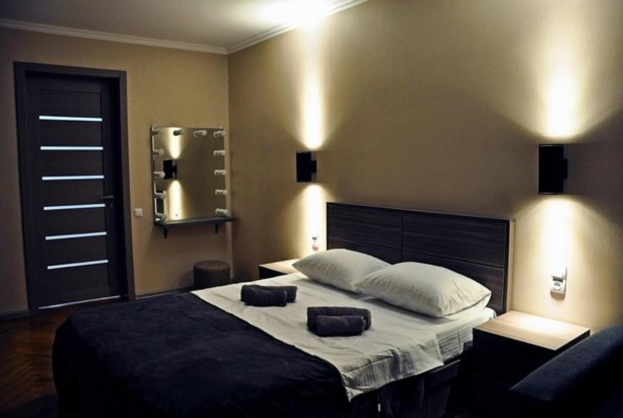 Superior Apartment On Kostava Tbilisi Buitenkant foto