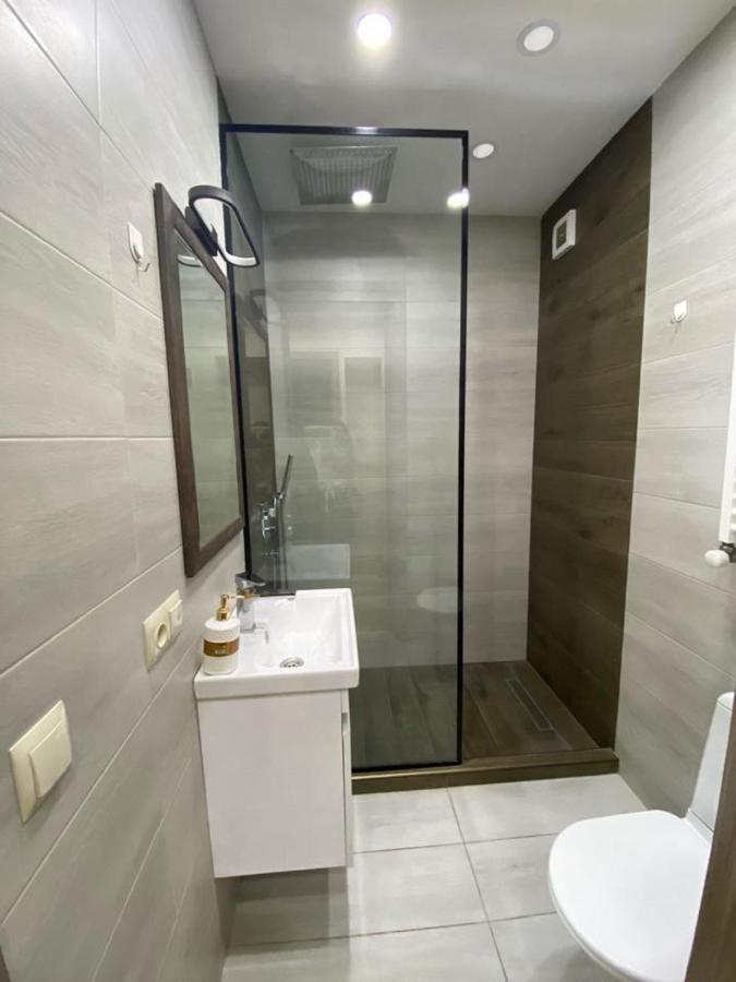 Superior Apartment On Kostava Tbilisi Buitenkant foto